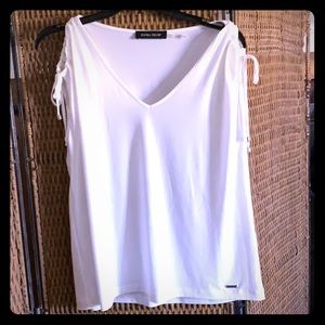 Beautiful Ivanka Trump off white blouse size M